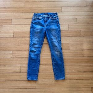7 For All Mankind Gwenevere Mid Rise Skinny Blue Denim Jeans in Size 26 EUC